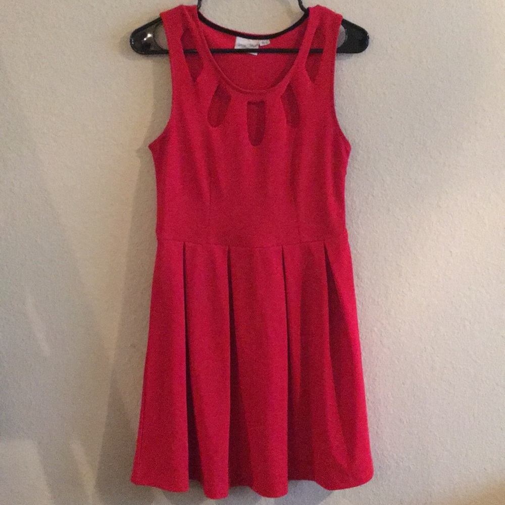 Red dress with flattering cutouts